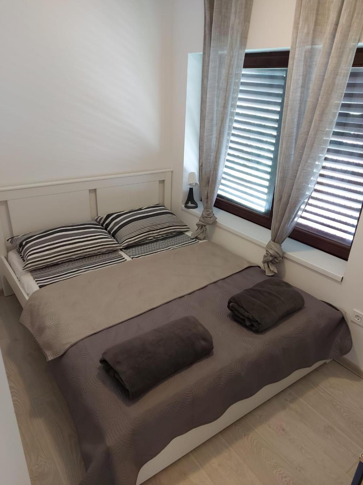 Hill Apartman - Maksimir Rebro Zagreb Rum bild